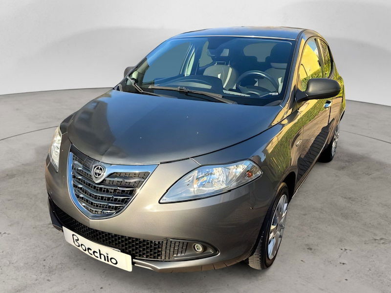 Lancia Ypsilon 1.2 69 CV 5 porte Silver del 2024 usata a Desenzano del Garda