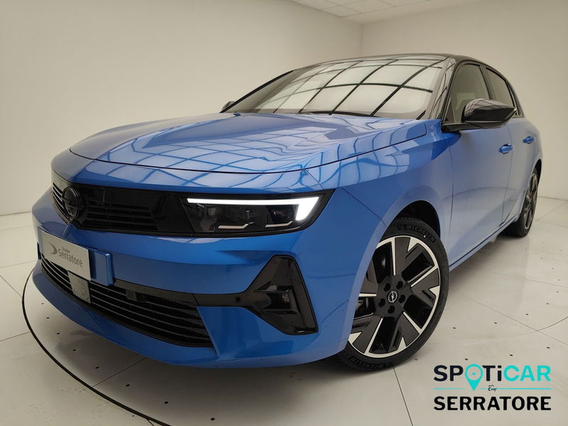 Opel Astra full electric GS 156cv nuova a Erba