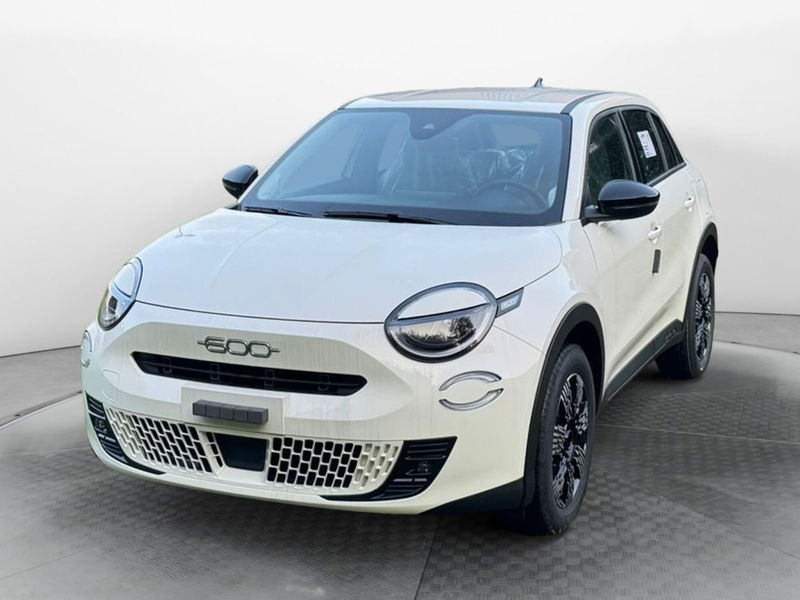 Fiat 600 1.2 hybrid Icon 145cv auto nuova a Fisciano