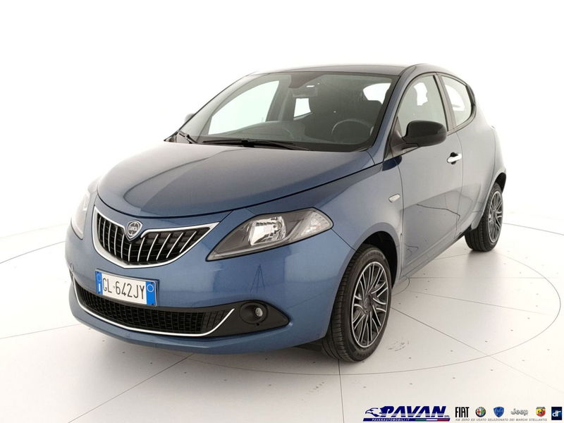 Lancia Ypsilon 1.0 FireFly 5 porte S&S Hybrid Gold Plus del 2022 usata a Piove di Sacco