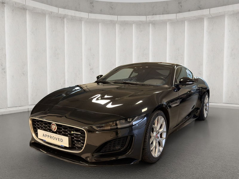 Jaguar F-Type Coupé 2.0 aut. Coupé R-Dynamic Black del 2020 usata a Milano