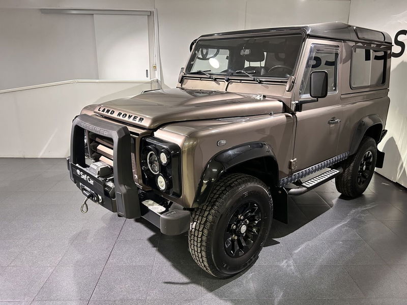 Land Rover Defender 90 2.2 TD4 Station Wagon N1 del 2013 usata a Milano