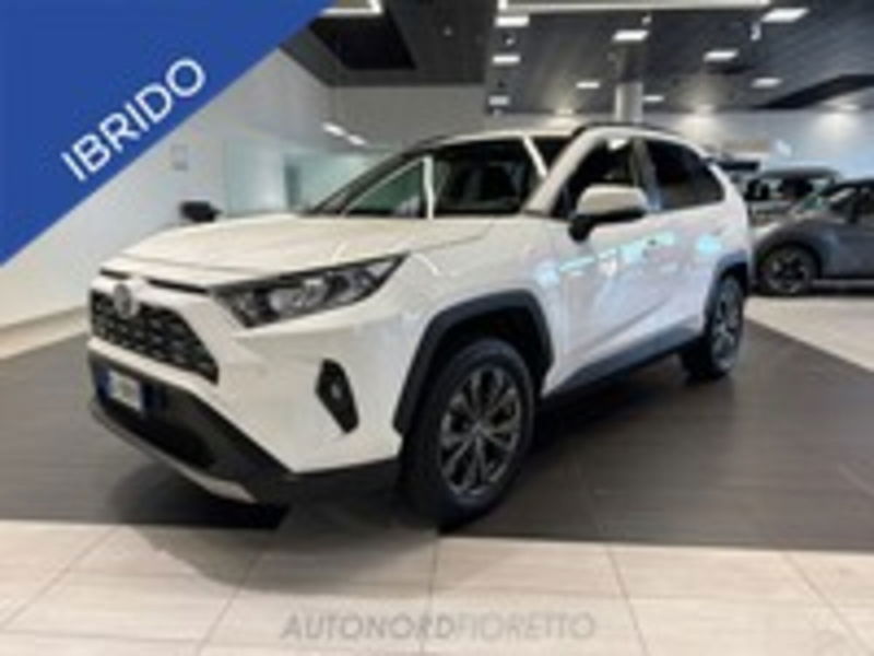 Toyota Rav4 vvt-ie h Style 2wd 218cv e-cvt del 2022 usata a Reana del Rojale
