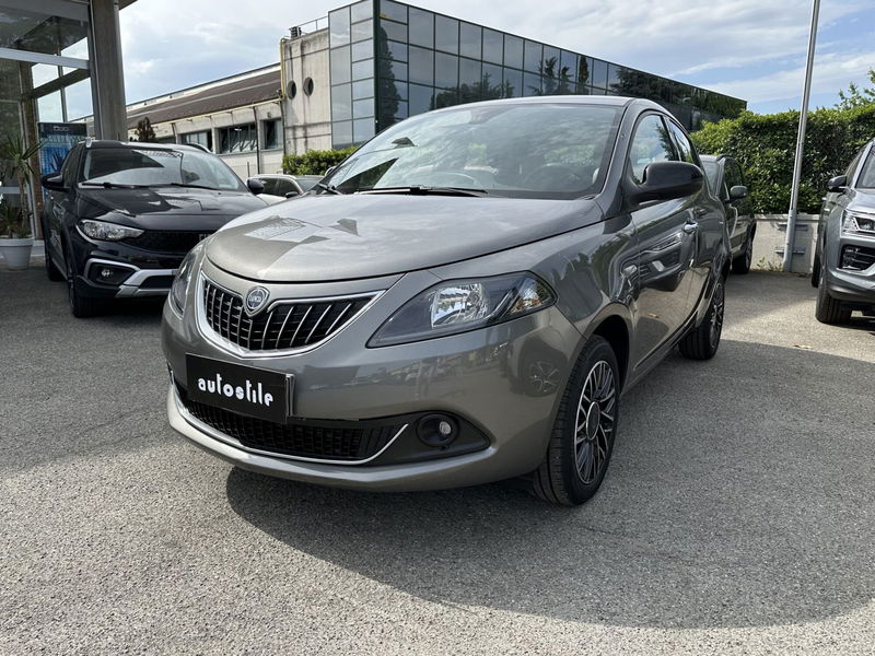 Lancia Ypsilon 1.0 FireFly 5 porte S&S Hybrid Ecochic A. Ferretti del 2024 usata a Castellarano