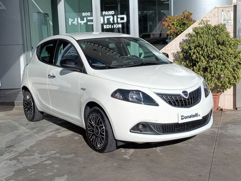 Lancia Ypsilon 1.0 FireFly 5 porte S&S Hybrid Maryne del 2024 usata a Triggiano