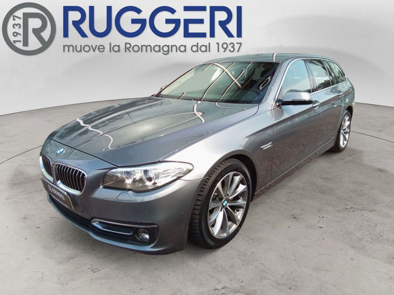 BMW Serie 5 Touring 520d  Luxury del 2017 usata a Rimini