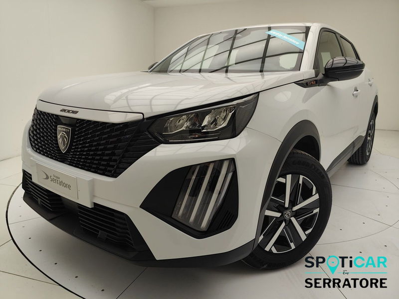 Peugeot 2008 1.2 puretech Style s&s 100cv nuova a Erba