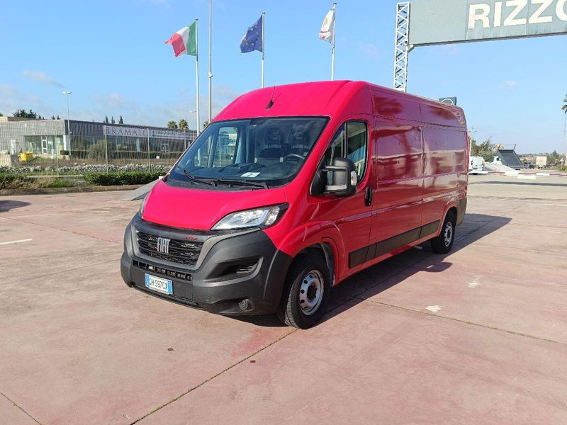Fiat Ducato maxi 35 LH1 2.2 mjt3 160cv ribalt.trilat. serie 8 del 2023 usata a Surano
