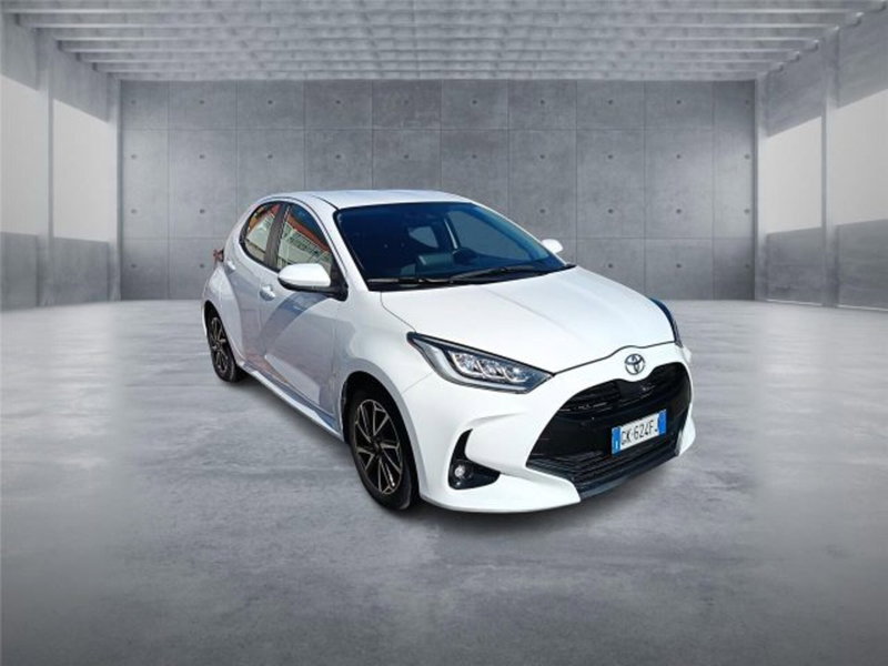 Toyota Yaris 1.0 5 porte Trend del 2022 usata a Bari