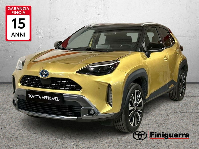 Toyota Yaris Cross 1.5 Hybrid 5p. E-CVT AWD-i Premiere del 2022 usata a Civate