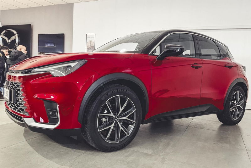 Lexus LBX 1.5 hybrid Cool 4wd del 2025 usata a Albano Vercellese