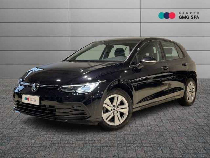 Volkswagen Golf 1.0 eTSI EVO DSG Life del 2023 usata a Pistoia
