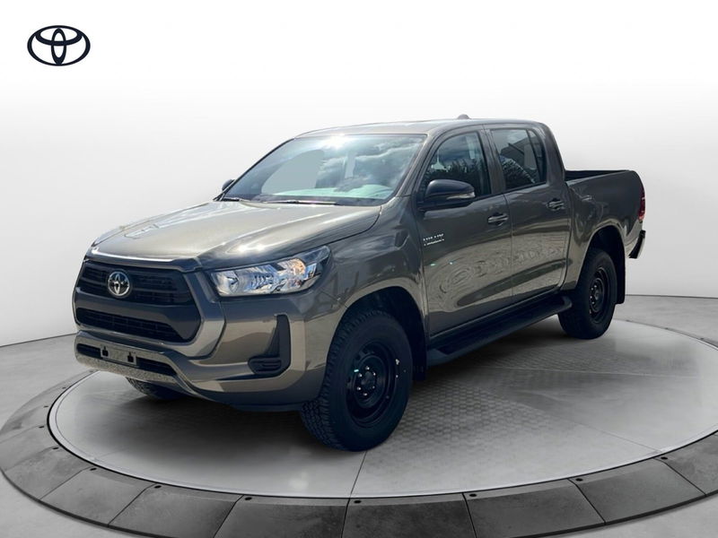 Toyota Hilux 2.D-4D 4WD porte Double Cab Comfort nuova a Ragusa