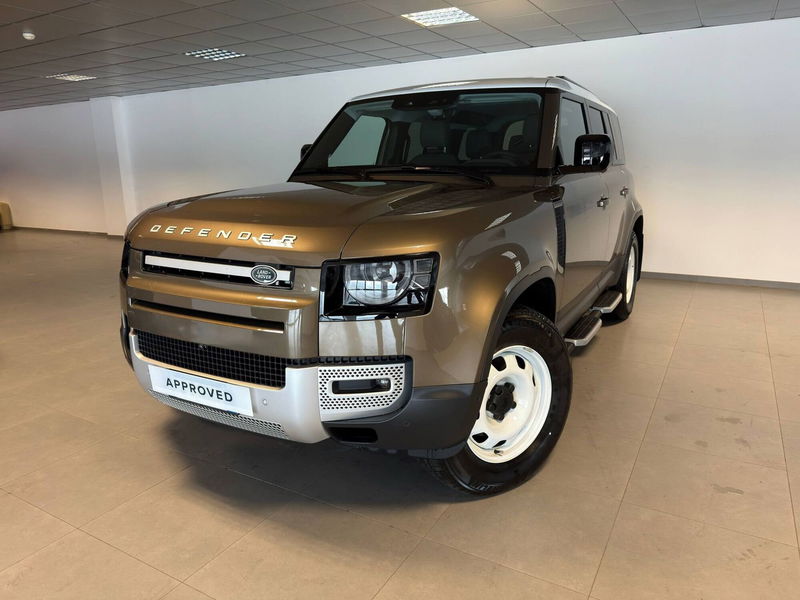 Land Rover Defender 110 3.0D I6 200 CV AWD Auto X-Dynamic S del 2025 usata a Alessandria