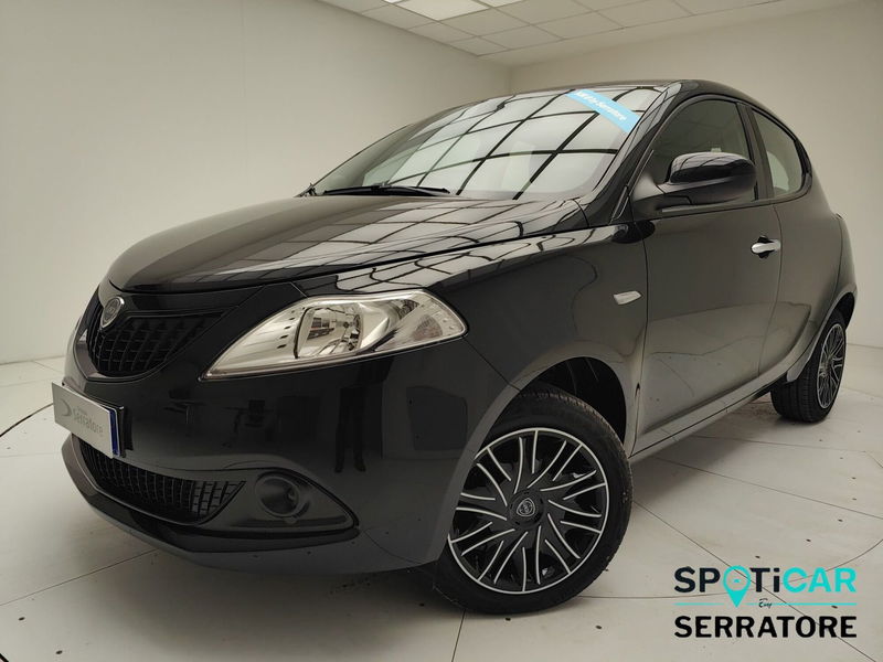 Lancia Ypsilon 1.0 FireFly 5 porte S&S Hybrid Silver Plus nuova a Erba