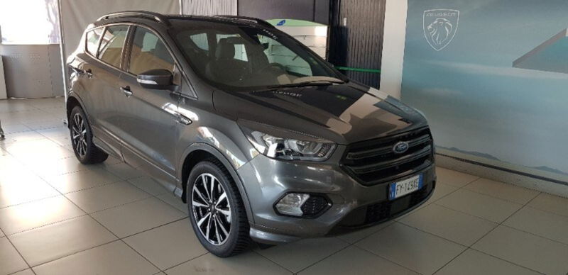Ford Kuga 2.0 TDCI 120 CV S&S 2WD Powershift ST-Line del 2019 usata a Pordenone