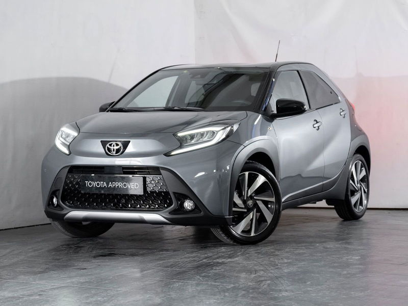 Toyota Aygo X 1.0 Lounge Air 72cv s-cvt del 2024 usata a San Severo