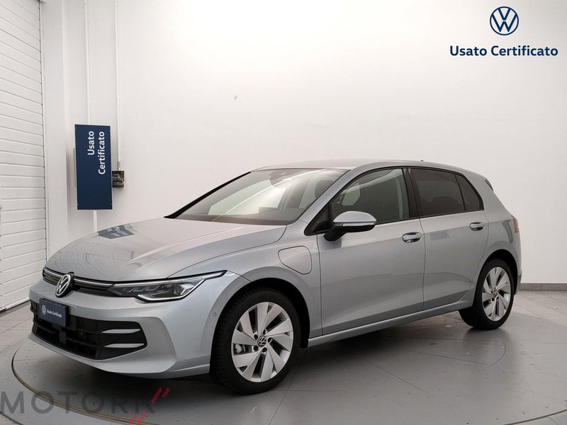Volkswagen Golf 1.5 tsi ehybrid Edition 204cv dsg nuova a Busto Arsizio