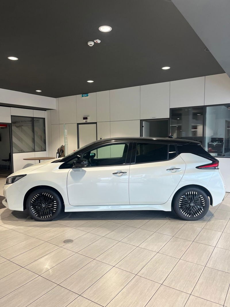 Nissan Leaf N-Connecta 40 kWh nuova a Cagliari