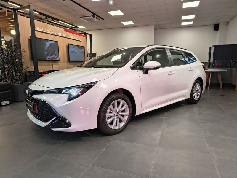 Toyota Corolla Touring Sports Active 2.0 Hybrid  Tyre nuova a Catanzaro
