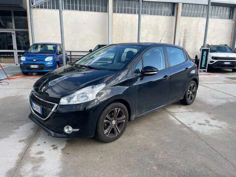 Peugeot 208 HDi 68 CV 5 porte Active del 2014 usata a Ceccano