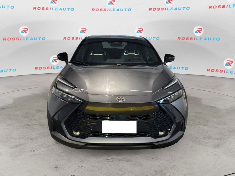 Toyota Toyota C-HR 2.0 phev Lounge fwd e-cvt del 2025 usata a Massa