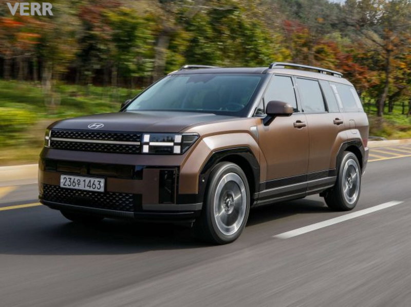 Hyundai Santa Fe 1.6 t-gdi hev Business 4wd at 7p.ti nuova a Milano