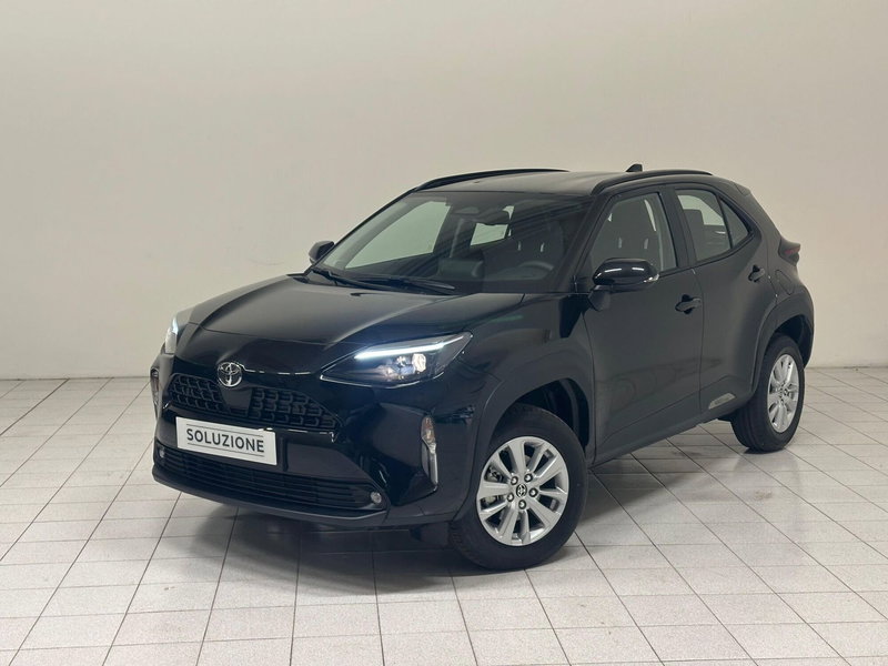 Toyota Yaris Cross 1.5 Hybrid 5p. E-CVT Active nuova a Novara