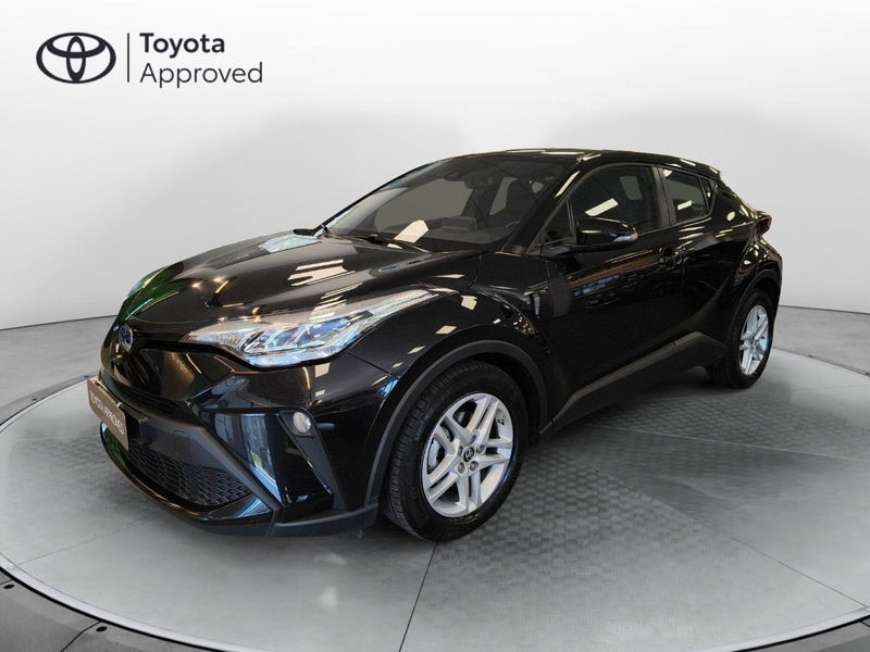 Toyota Toyota C-HR 1.8 Hybrid E-CVT Active del 2023 usata a Catanzaro