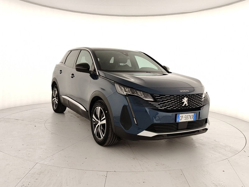 Peugeot 3008 BlueHDi 130 S&S EAT8 Allure Pack del 2023 usata a Teverola