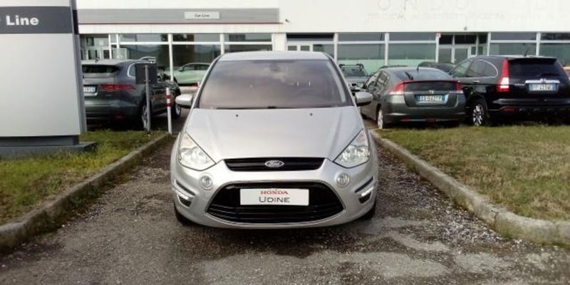 Ford S-Max 2.0 TDCi 140CV Powershift 5 posti Business Nav N1 del 2015 usata a Tavagnacco