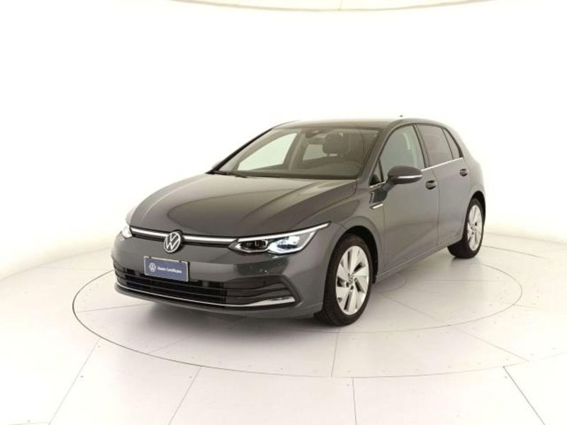 Volkswagen Golf Variant 2.0 tdi Style 150cv dsg del 2022 usata a Matera
