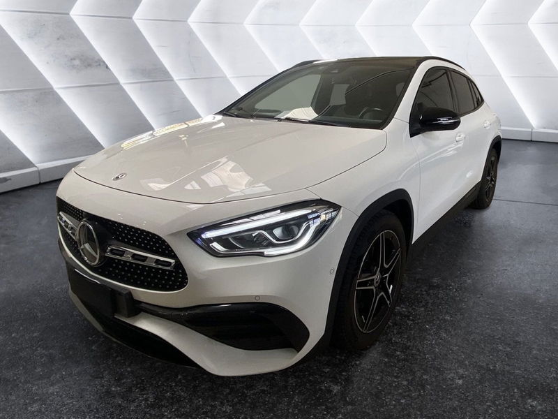 Mercedes-Benz GLA SUV 200 d Automatic Premium del 2022 usata a Napoli