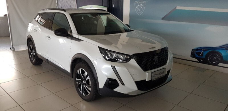 Peugeot 2008 PureTech 100 S&S Allure Pack del 2022 usata a Pordenone