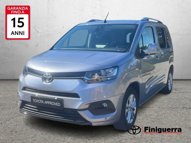 Toyota Proace City Verso City Verso 1.2P 110cv S&S L1 D Lounge del 2021 usata a Osnago