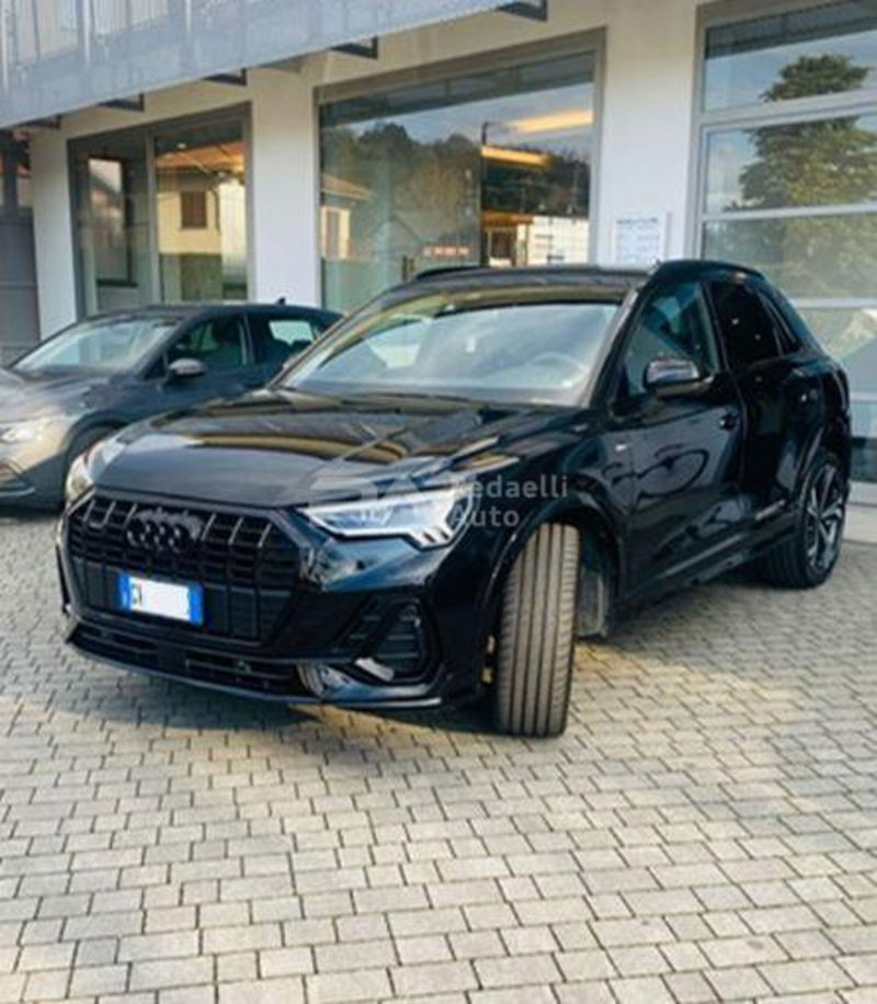 Audi Q3 Sportback 40 2.0 tfsi Identity Black quattro s-tronic del 2024 usata a Sirone
