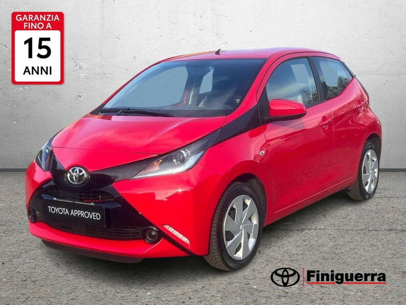 Toyota Aygo 1.0 VVT-i 69 CV 5 porte x-cool del 2016 usata a Osnago