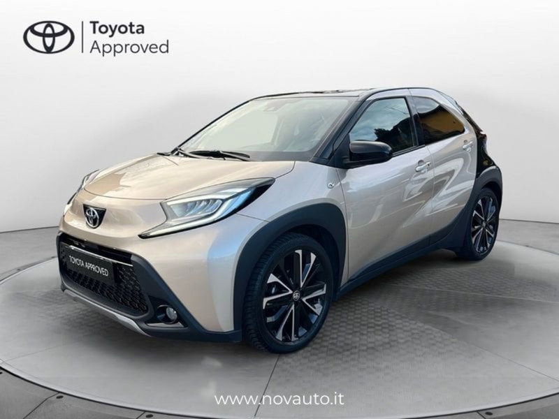 Toyota Aygo X 1.0 VVT-i 72 CV 5 porte Limited Air del 2023 usata a Varese