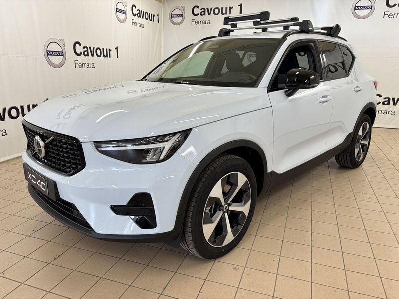 Volvo XC40 B3 automatico Plus Dark nuova a Ferrara