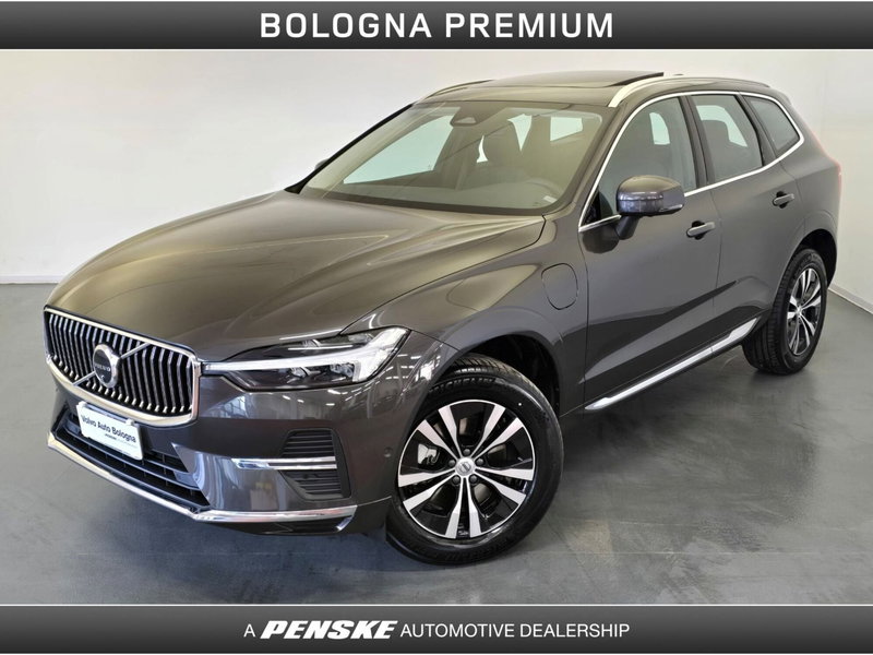Volvo XC60 2.0 t6 phev Core awd auto nuova a Casalecchio di Reno