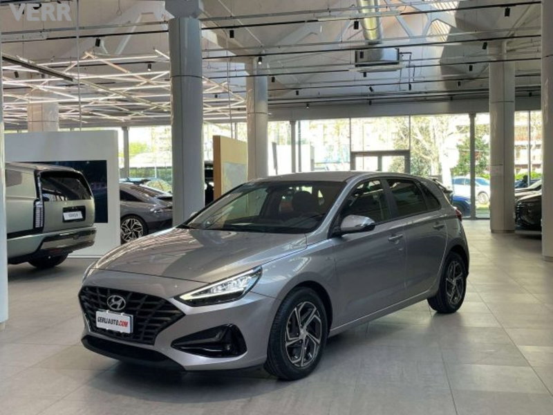 Hyundai i30 1.0 t-gdi 48V Prime 120cv dct del 2023 usata a Milano