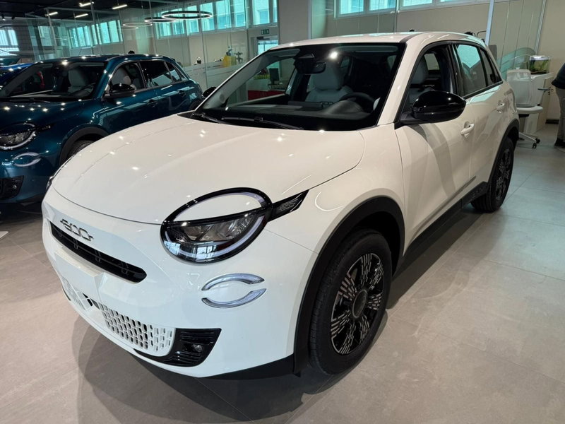 Fiat 600 1.2 hybrid Icon 145cv auto nuova a Reggio nell'Emilia