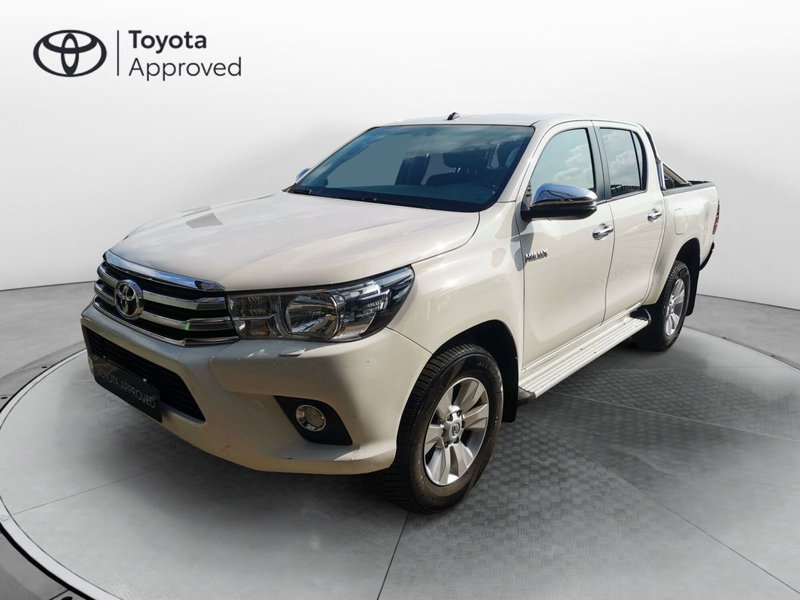 Toyota Hilux 2.D-4D 4WD porte Double Cab Lounge del 2018 usata a Seriate
