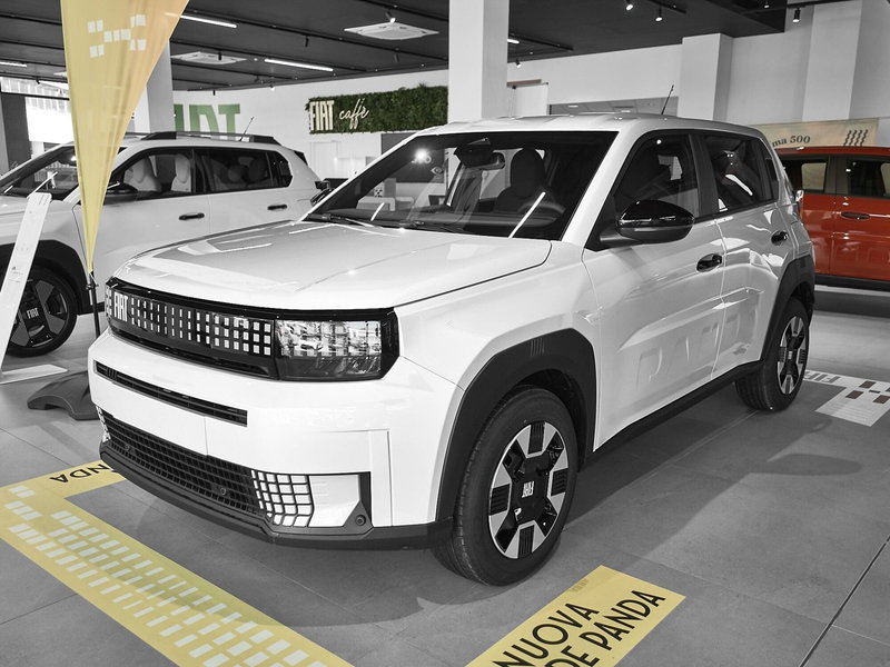 Fiat Grande Panda 1.2 Icon 100cv nuova a Prato