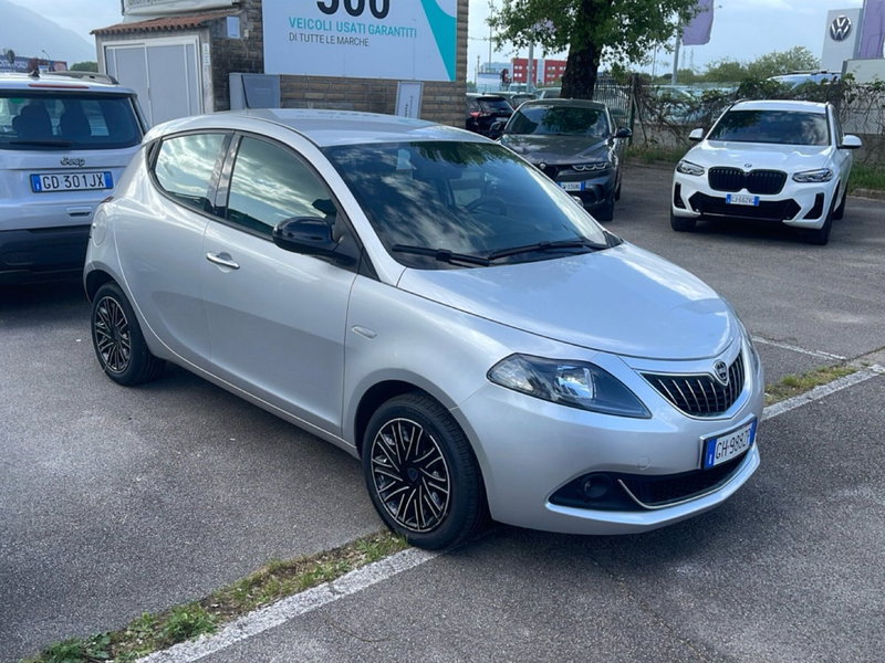 Lancia Ypsilon 1.0 FireFly 5 porte S&S Hybrid Gold Plus del 2022 usata a Ceccano