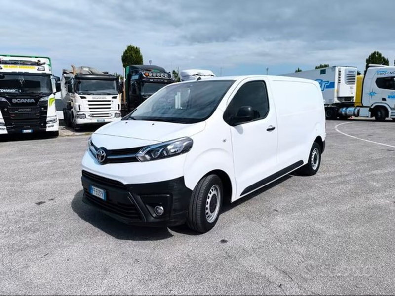 Toyota Proace 2.0d 177cv S&S 14q L1 S Comfort auto del 2016 usata a Refrontolo