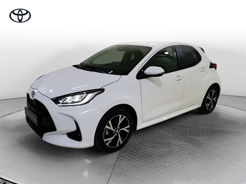 Toyota Yaris 1.5 Hybrid 5 porte Trend nuova a Montecorvino Pugliano