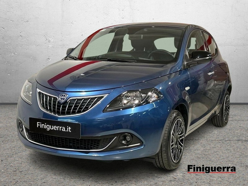 Lancia Ypsilon 1.0 FireFly 5 porte S&S Hybrid Gold Plus del 2023 usata a Civate