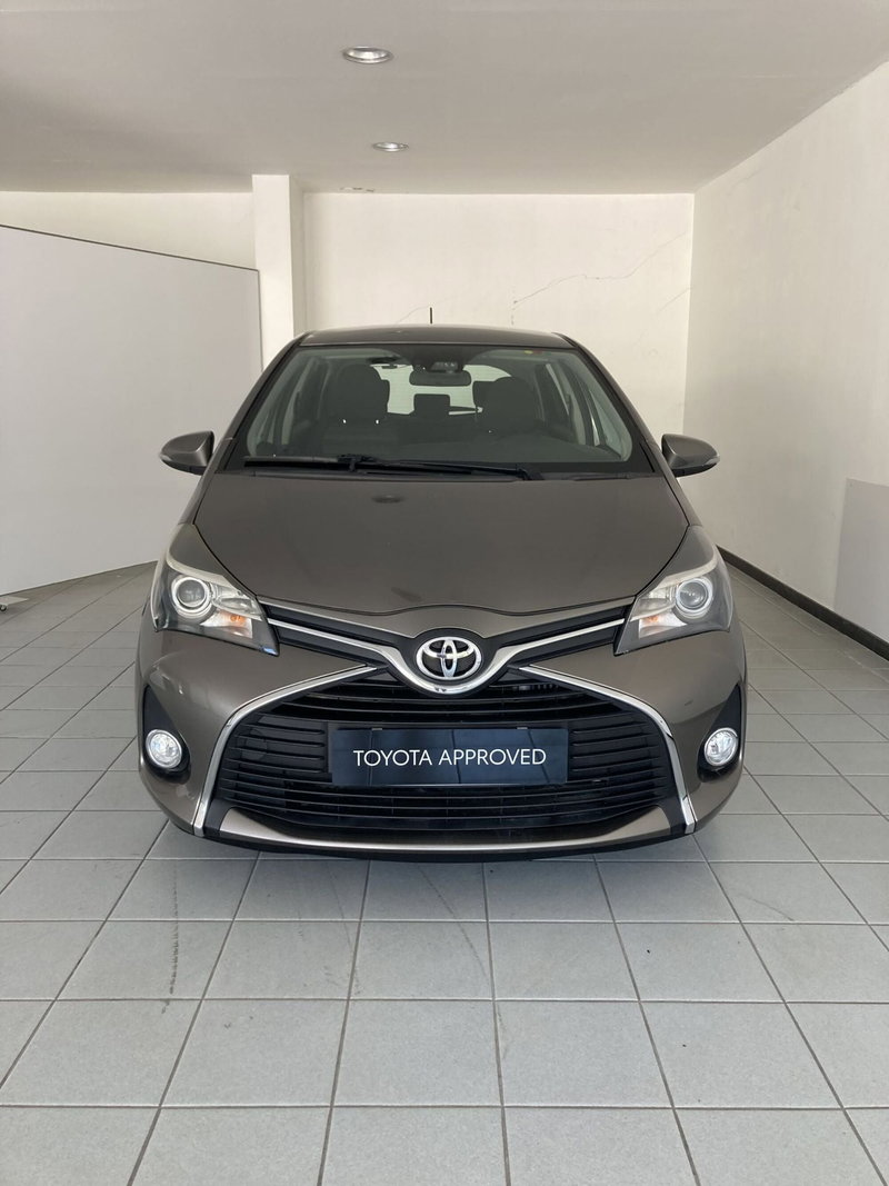 Toyota Yaris 1.D-4D 5 porte Active del 2016 usata a Barletta