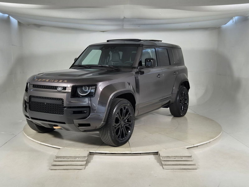 Land Rover Defender 110 4.4 V8 mhev Octa awd 635cv auto nuova a Torino